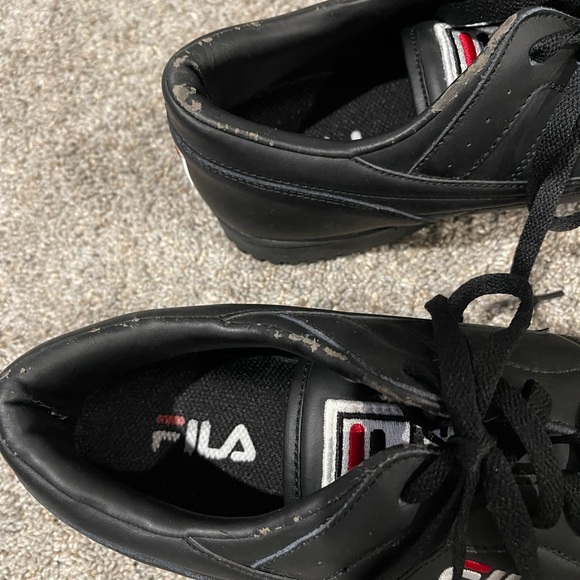 Pics shows the wear around top of opening. Priced for this wear. - Picture 5 of 6